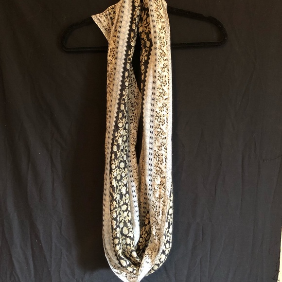 Scarf - Picture 2 of 2